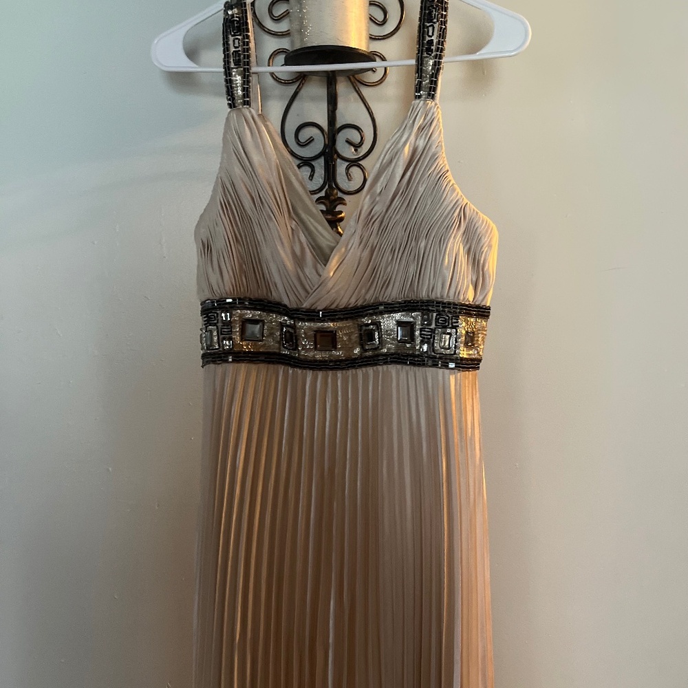 Size  14 cream color